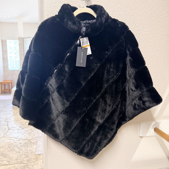 NWT Adrienne Landau Jet Black Faux Fur Evening Cape S/M NEW - Picture 2 of 7
